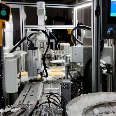 Macchina di assemblaggio automatica CRC Cap con 99% di prodotto qualificato, controllo PLC e velocità 1500-8500pcs/h per i tappi del dessicante